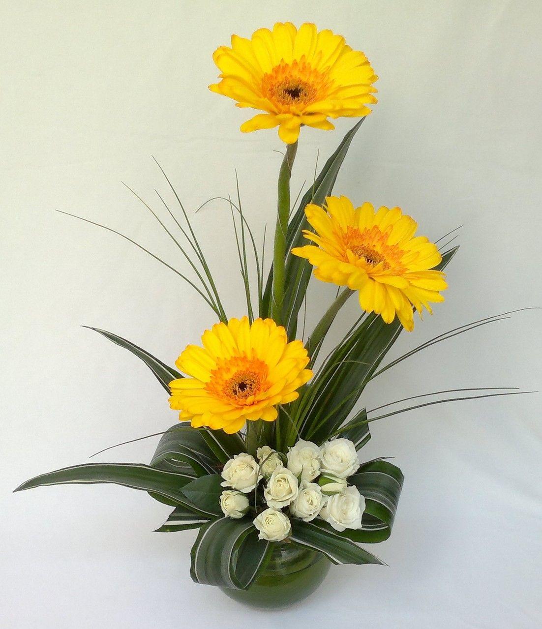 Roses and Gerberas Basket product1151